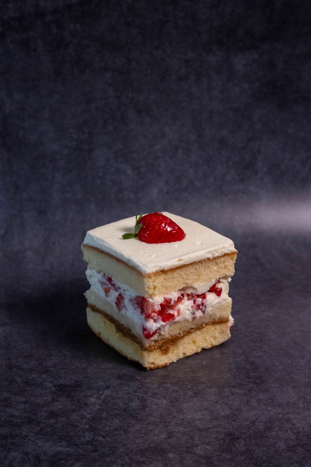 Strawberry sponge cake